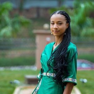 Meet your Posher, Abigail